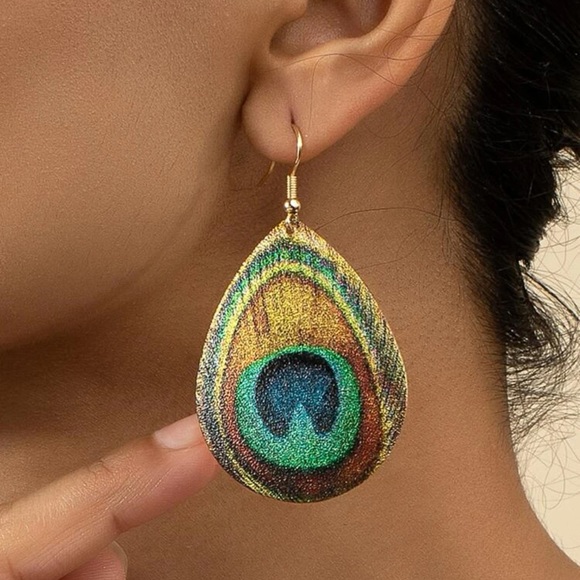 Jewelry - Peacock Feather Pattern Water Drop Earrings